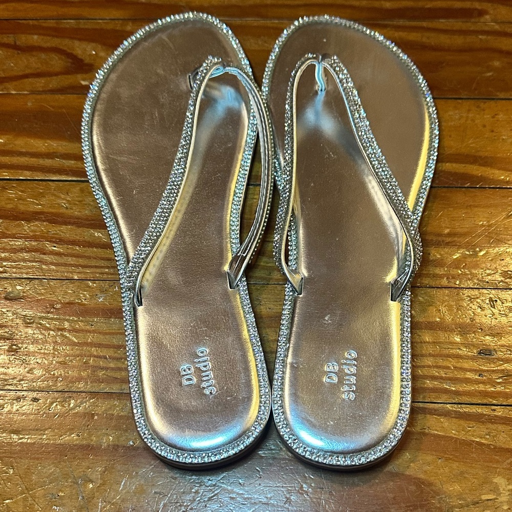 David’s Bridal flip flops